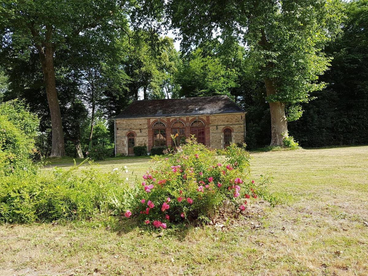 Hotel Logis Relais Des Cailleres Saint Pavace Exteriér fotografie